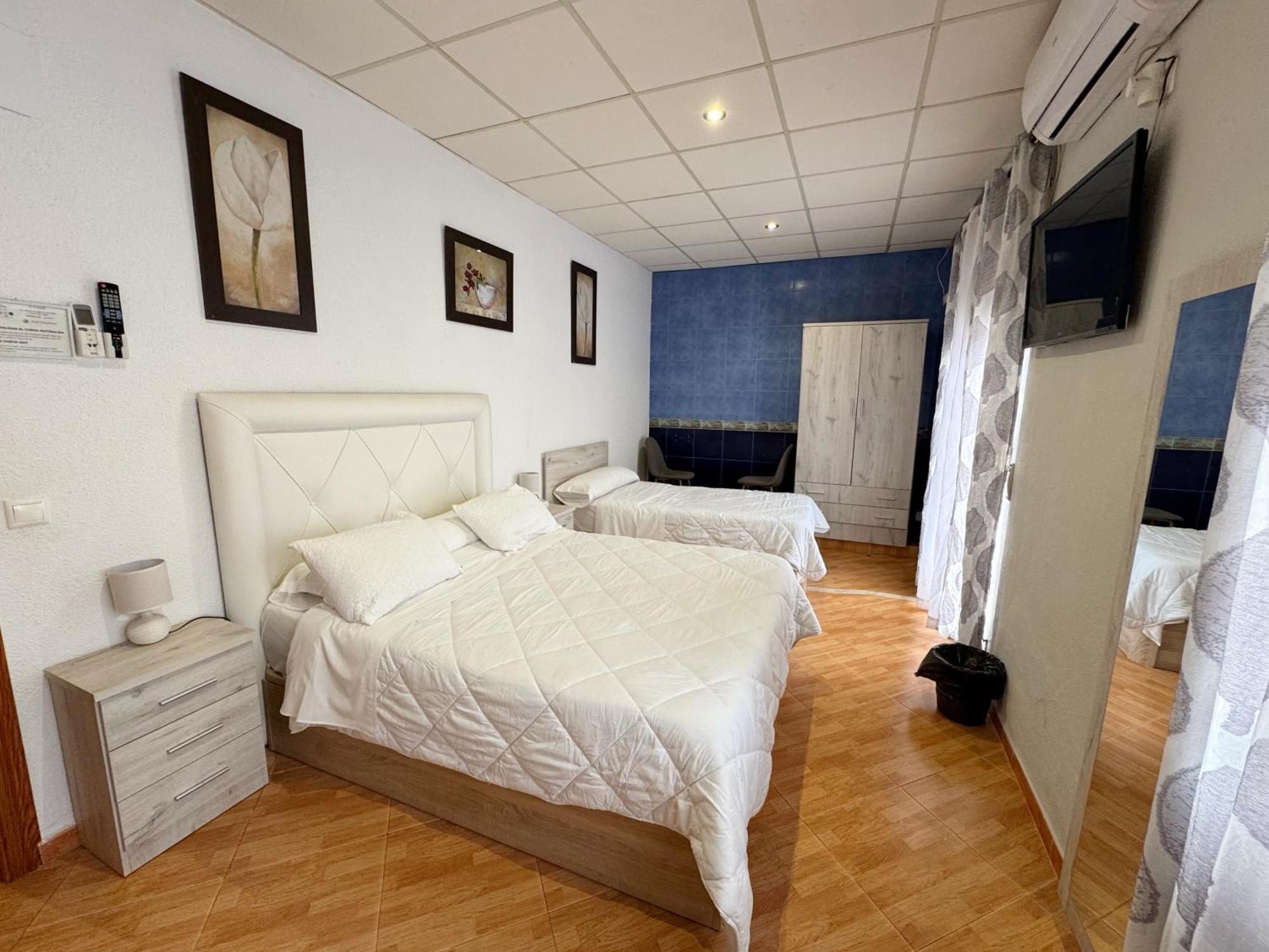 Hostal El Brillante - Alojamientos El Duque Кордова Экстерьер фото